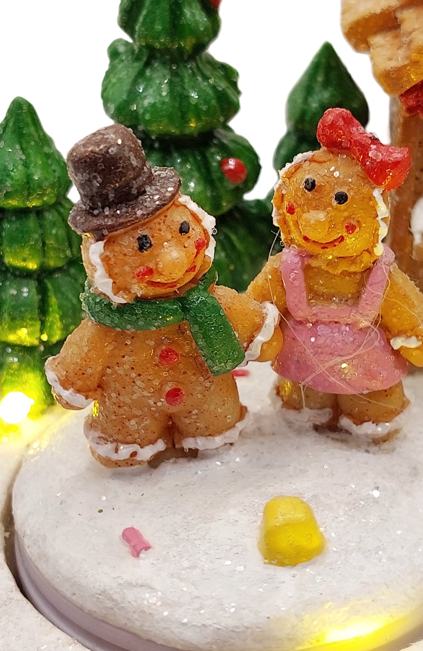 Gingerbread House. Christmas Village Wizardi F07-N1-13-2705B-4