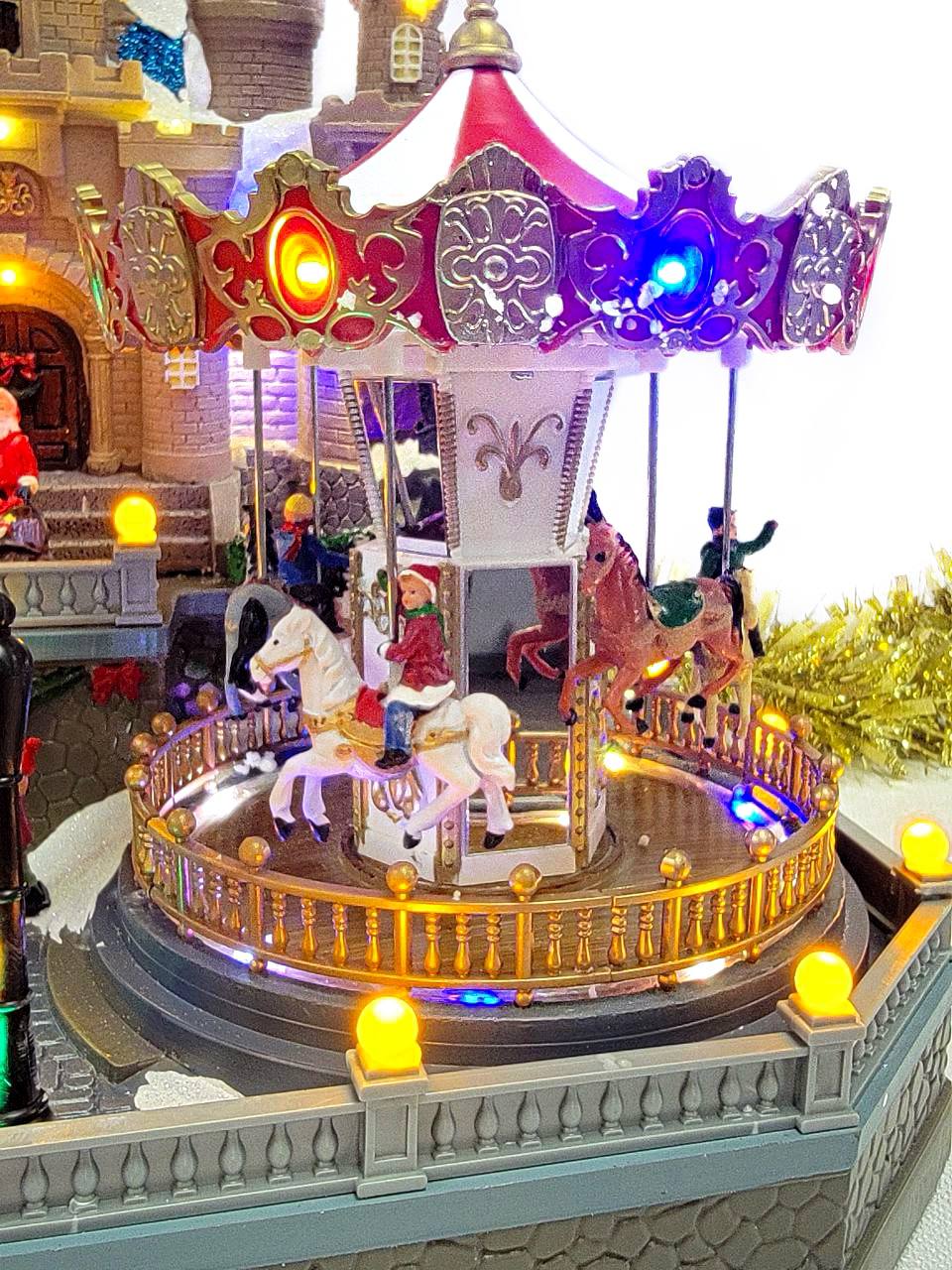 Amusement Park Christmas Miniature. Christmas Village F07M4-15-4