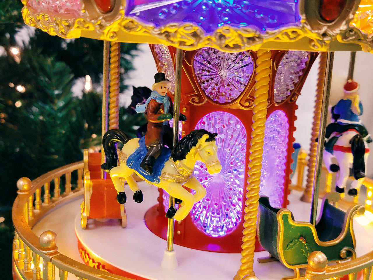 Christmas Carousel Decoration. Christmas Village F07M4-12-W269-1