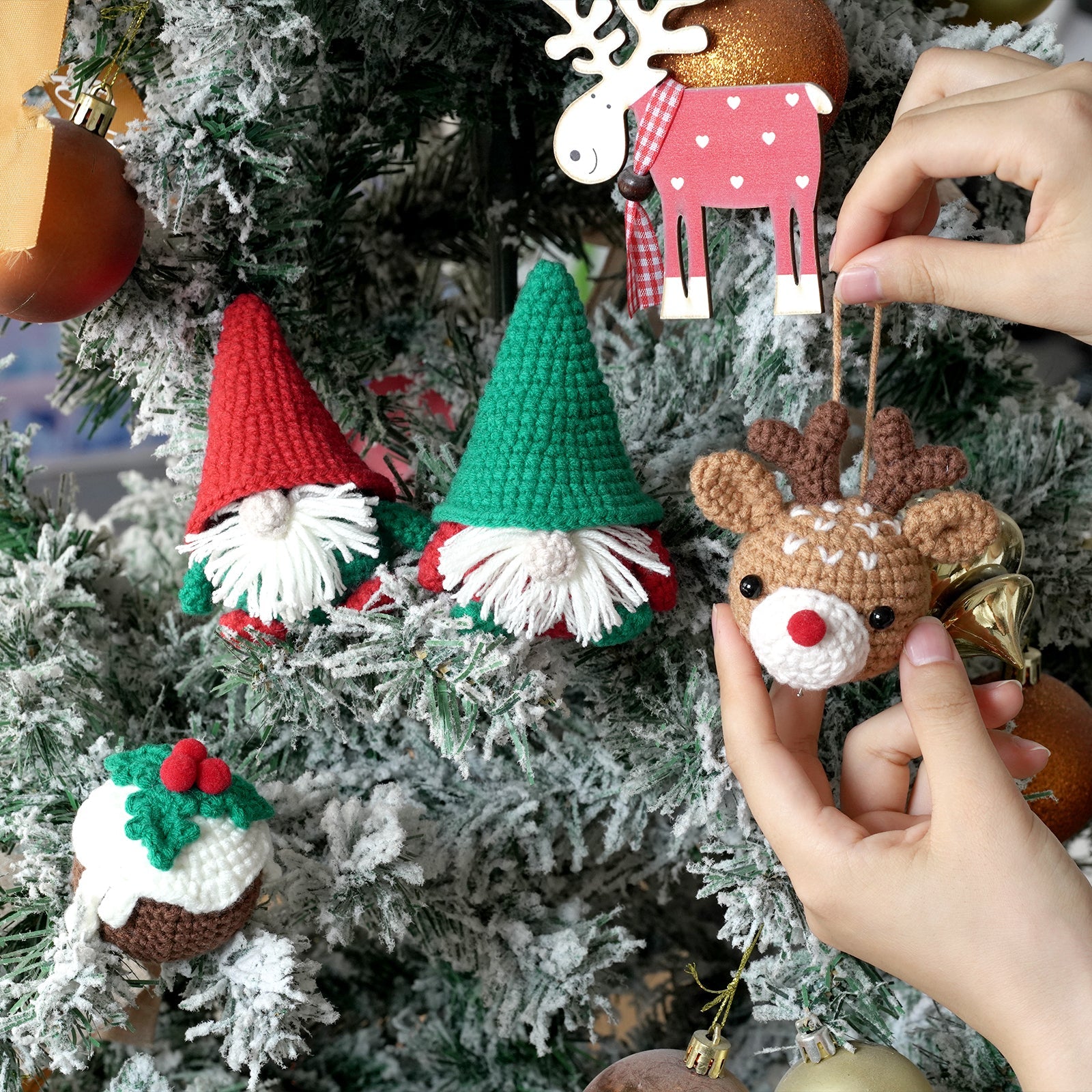 Christmas Amigurumi DIY Crochet Kit Wizardi F07N8-M118-2