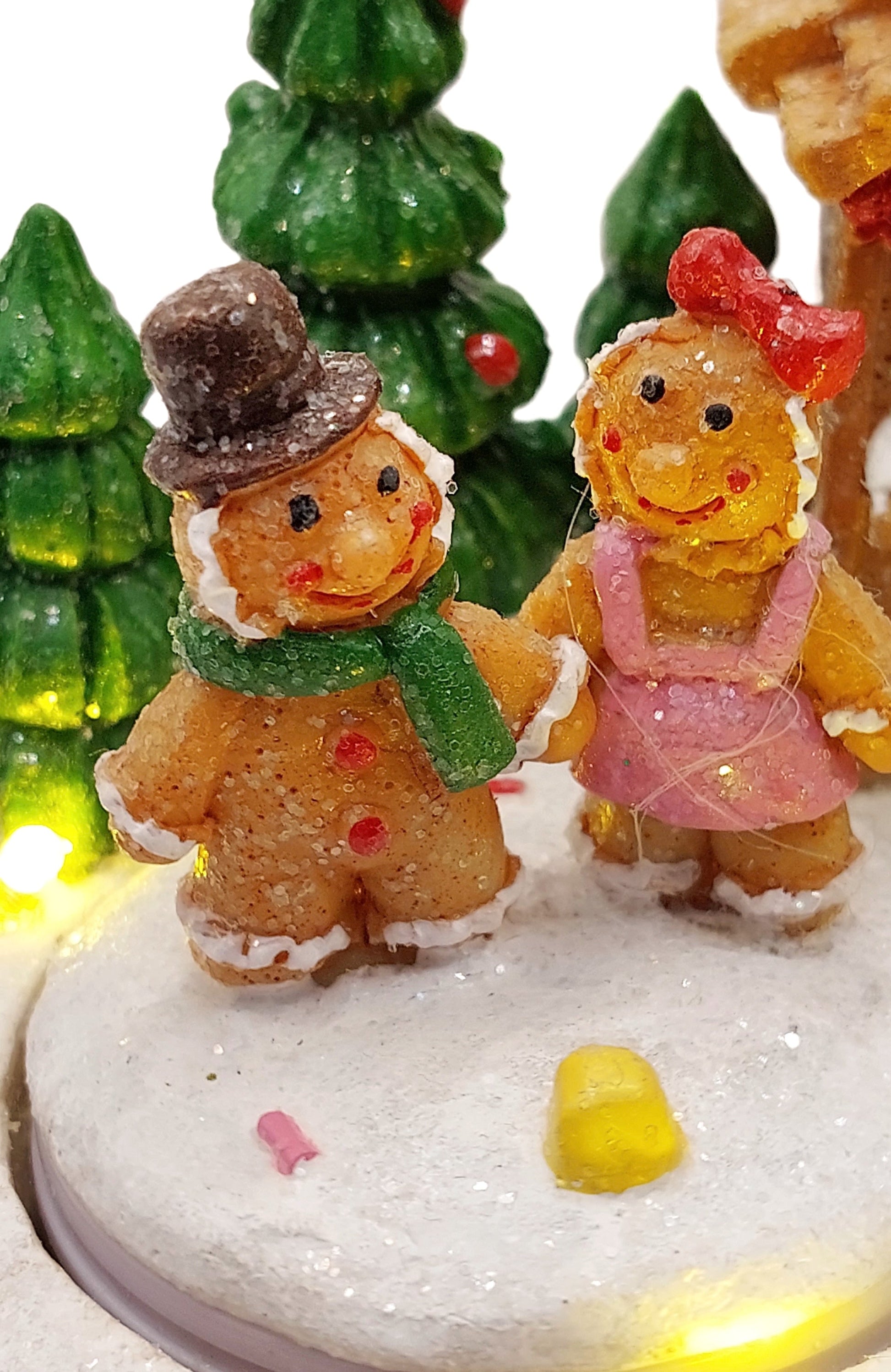 Gingerbread House. Christmas Village Wizardi F07-N1-13-2705B-4