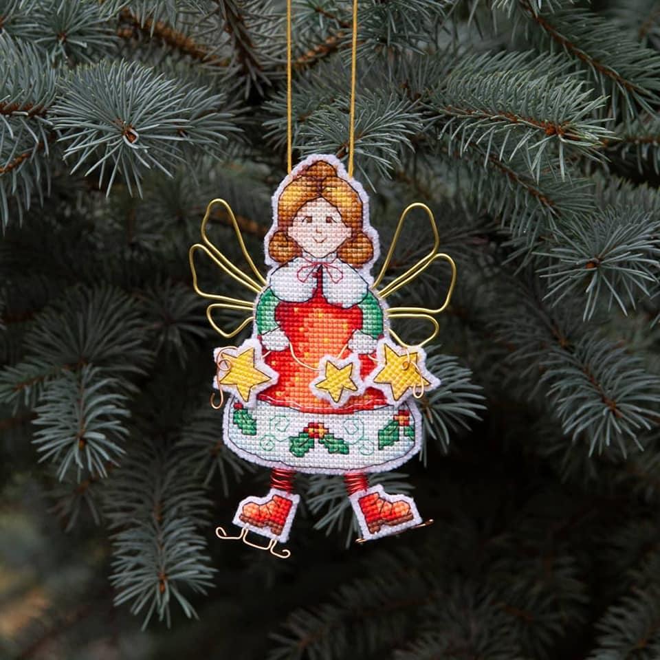 Christmas tree toy. Plastic Canvas Cross-stitch kit T-02C-0