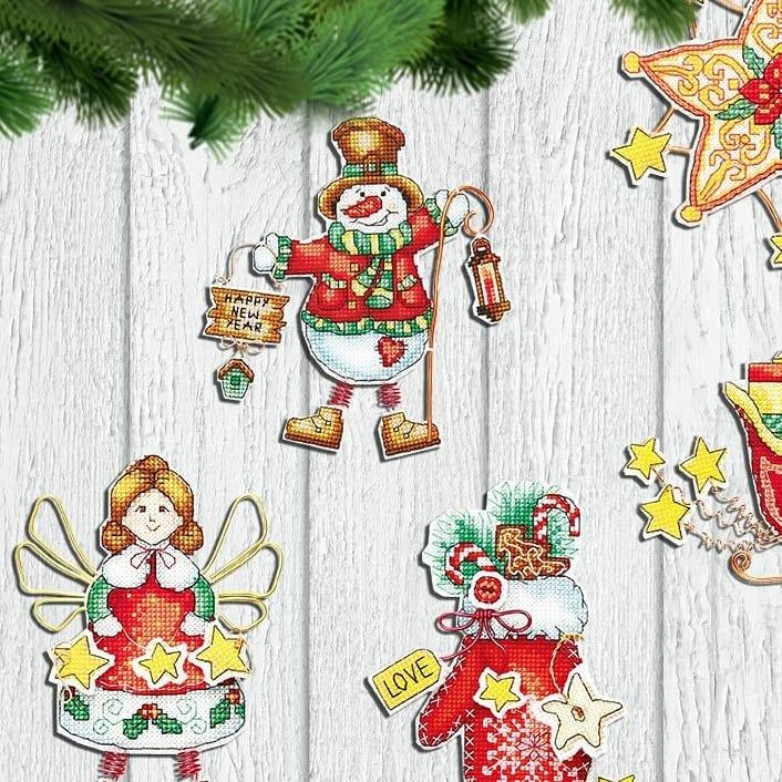 Christmas tree toy. Plastic Canvas Cross-stitch kit T-02C-3